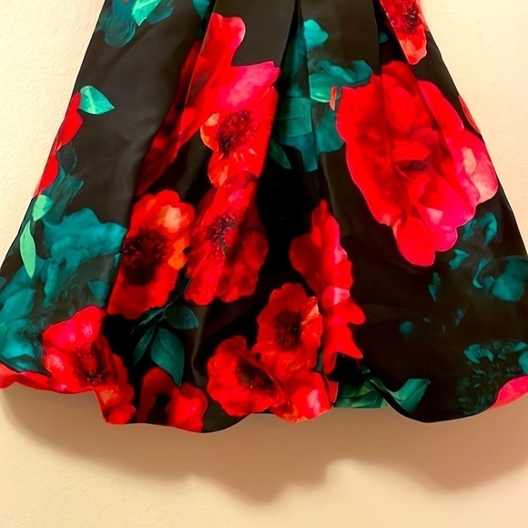 𝅺XTRAORDINARY Girl’s Floral Print Dress Size 10 - Picture 8 of 10